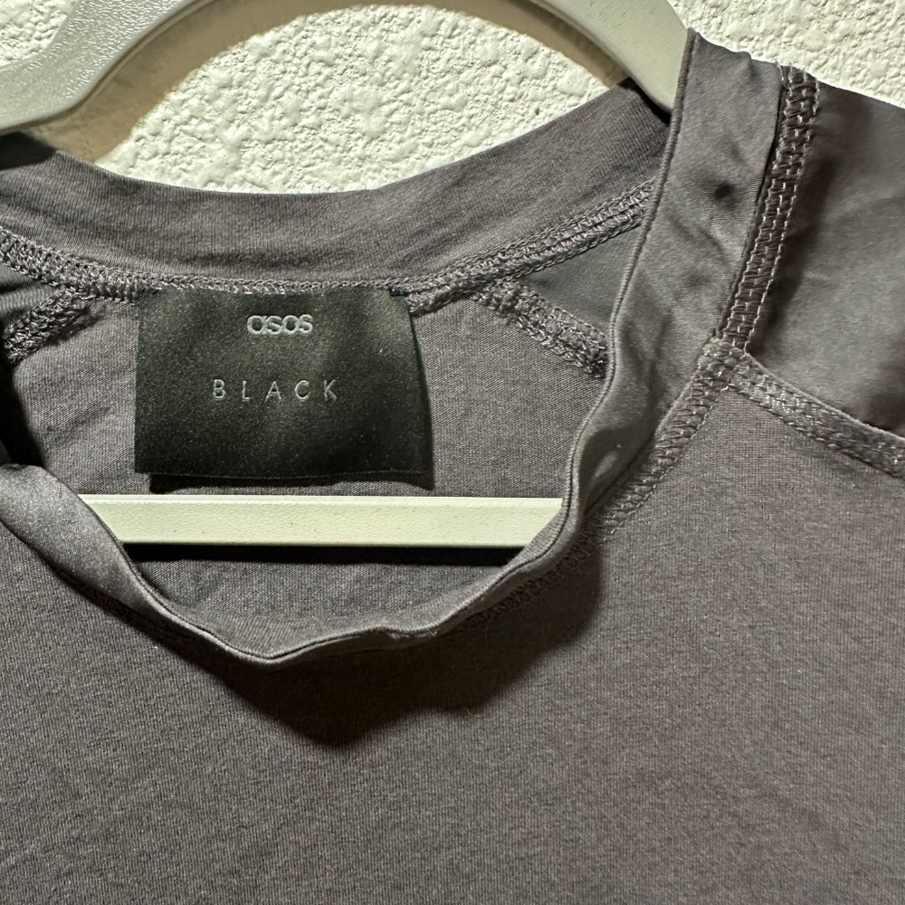 ASOS BLACK T SHIRT GRAY - Picture 2 of 2